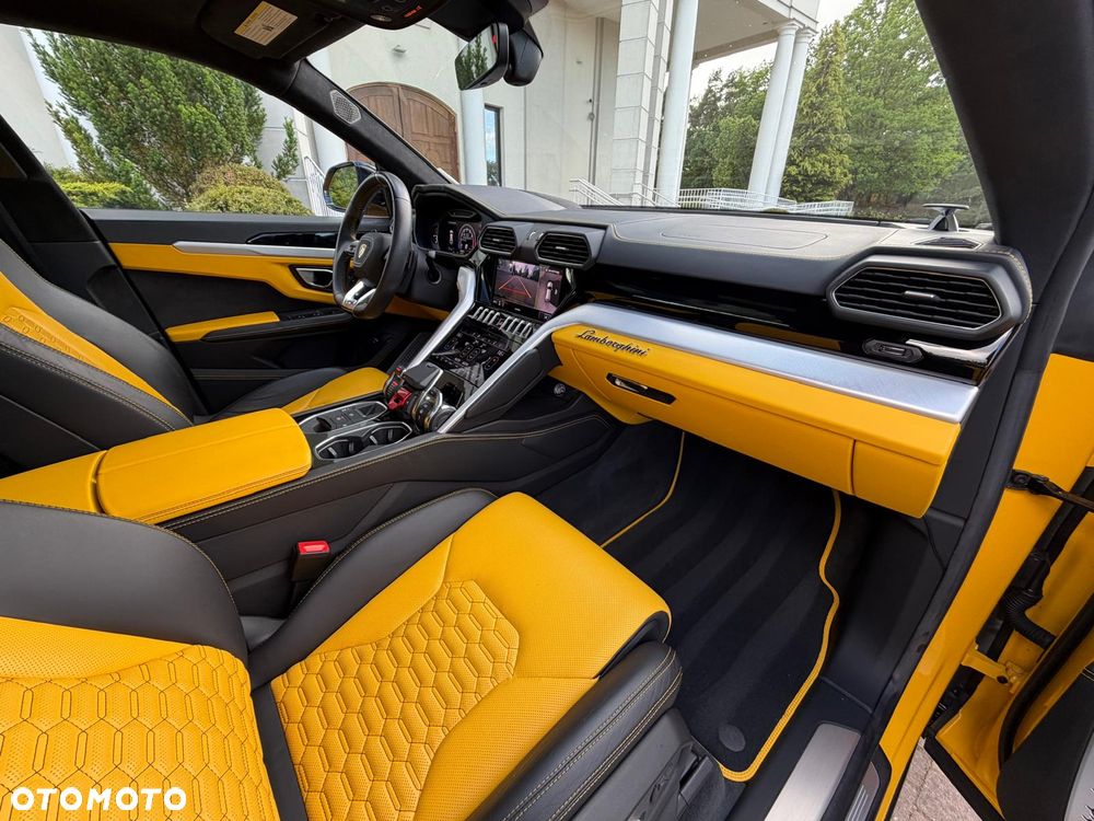 Lamborghini Urus Standard - 23