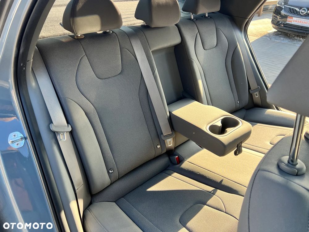 Hyundai Elantra - 26