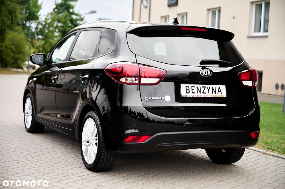 Kia Carens 1.6 GDI Dream-Team Edition - 16