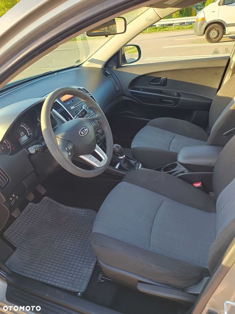 Kia Ceed - 7