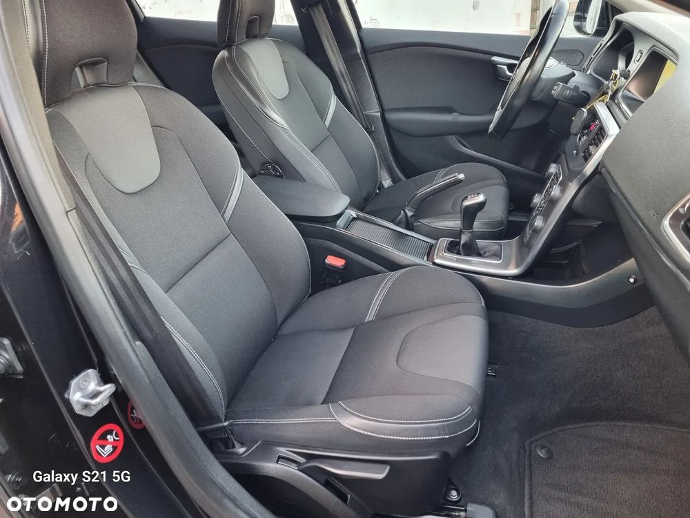 Volvo V40 D4 Kinetic - 13