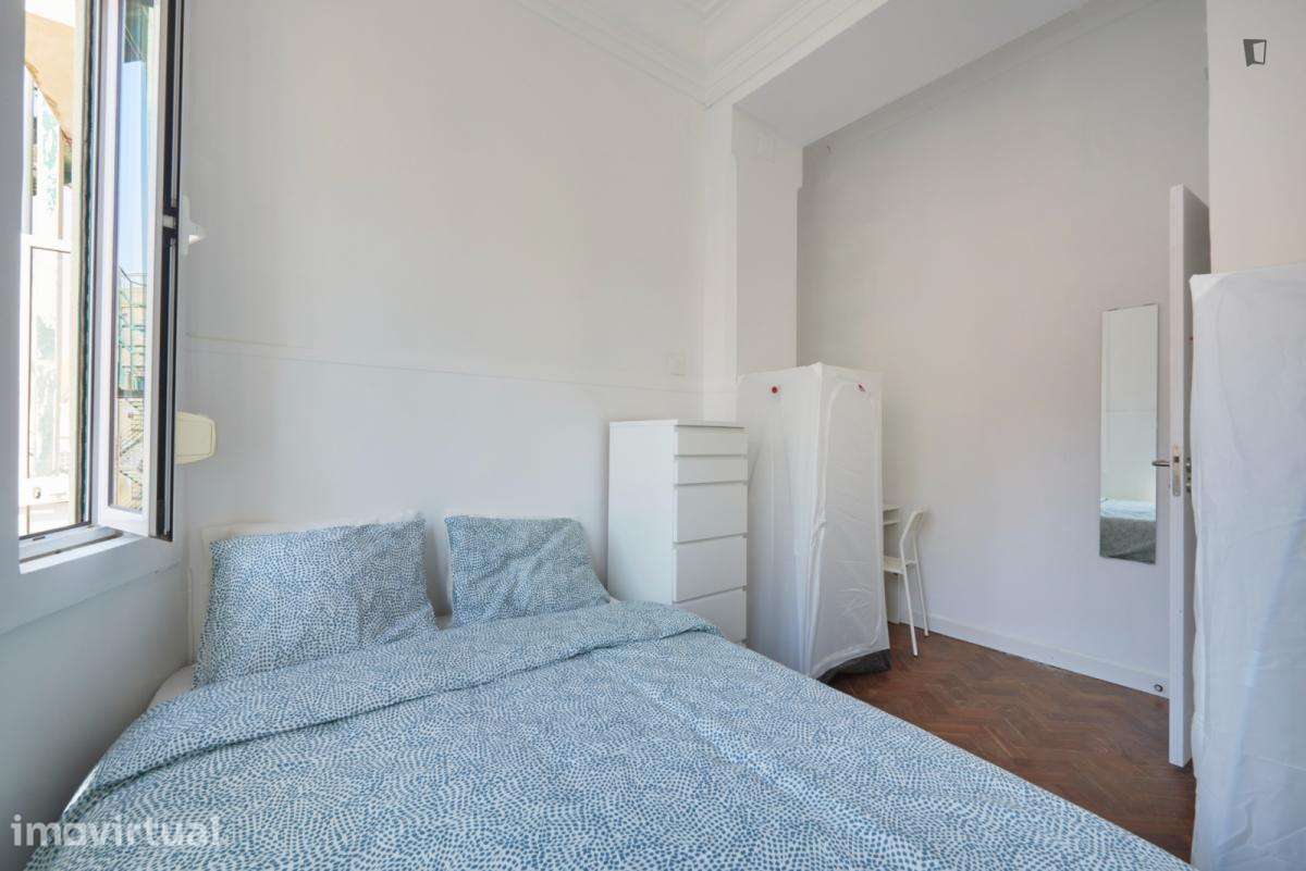 Quarto - localizado em Marquês de Pombal Lisbon - Grande imagem: 2/13
