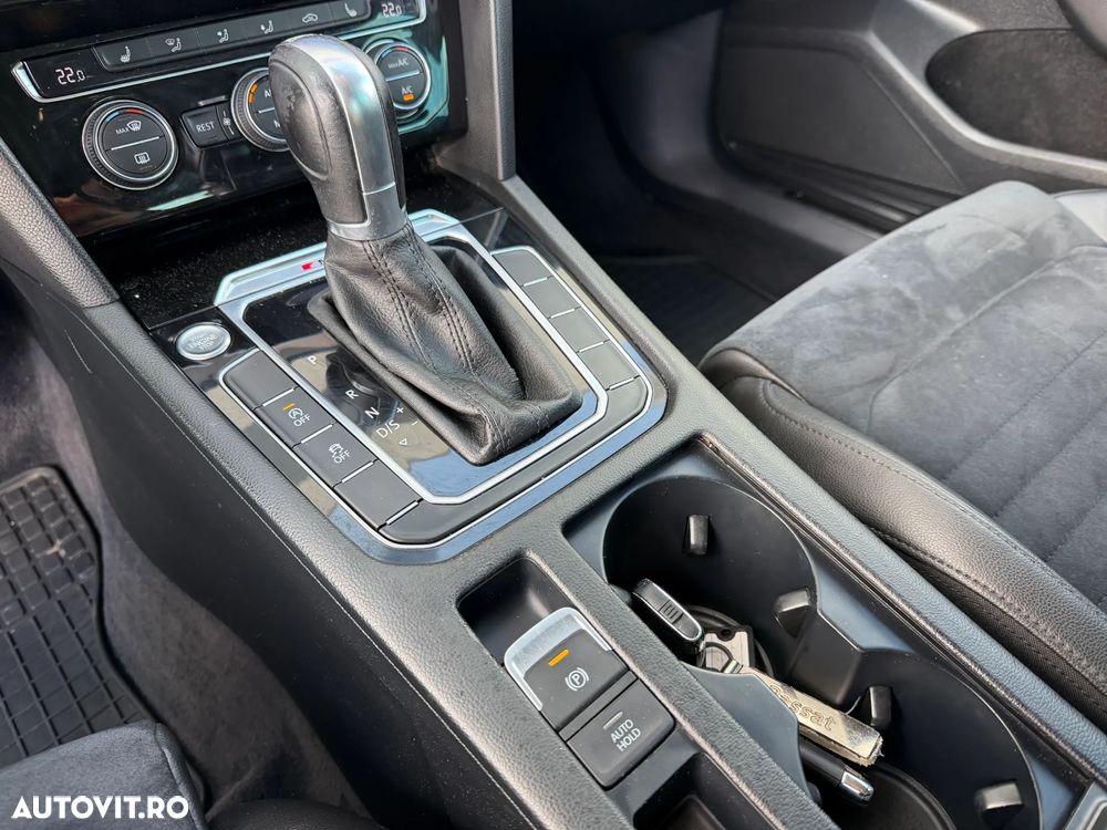 Volkswagen Passat 2.0 TDI DSG 4Motion Highline - 24