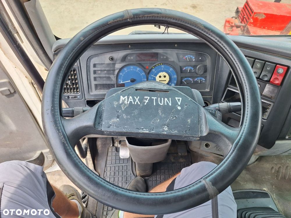 Renault 270.18 4X2 - 15
