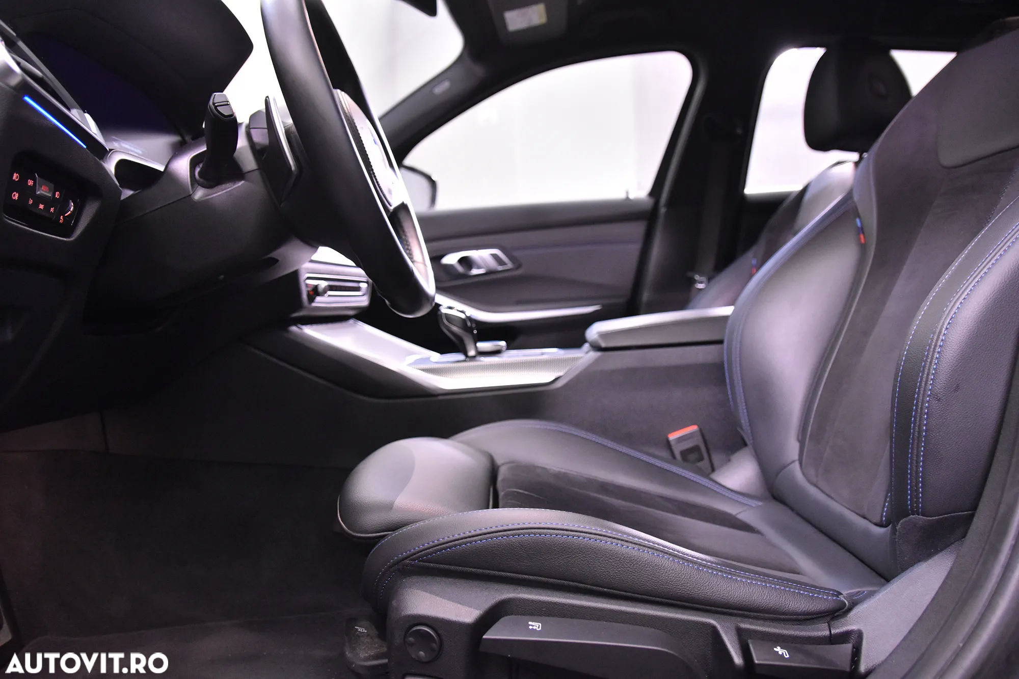 BMW Seria 3 330e Touring xDrive Aut. M Sport - 26