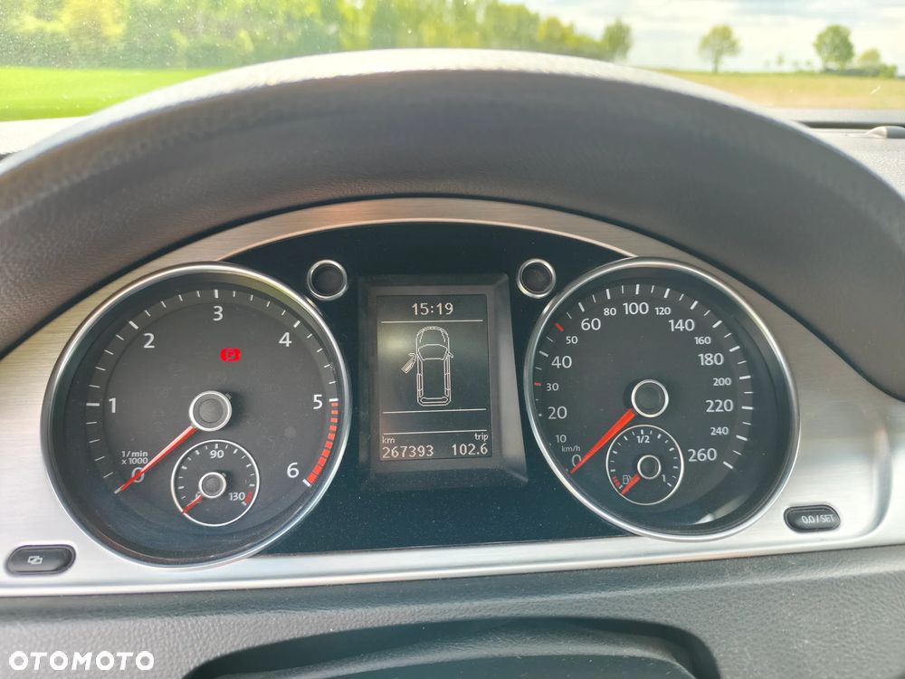 Volkswagen Passat 2.0 TDI Highline DSG - 14