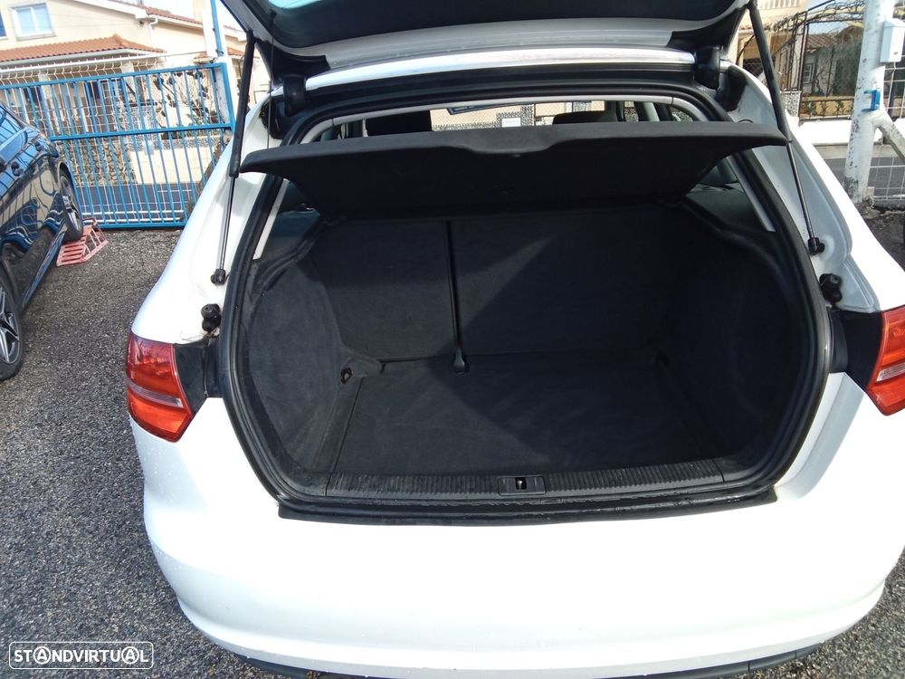 Audi A3 Sportback 1.6 TDI Advance - 11