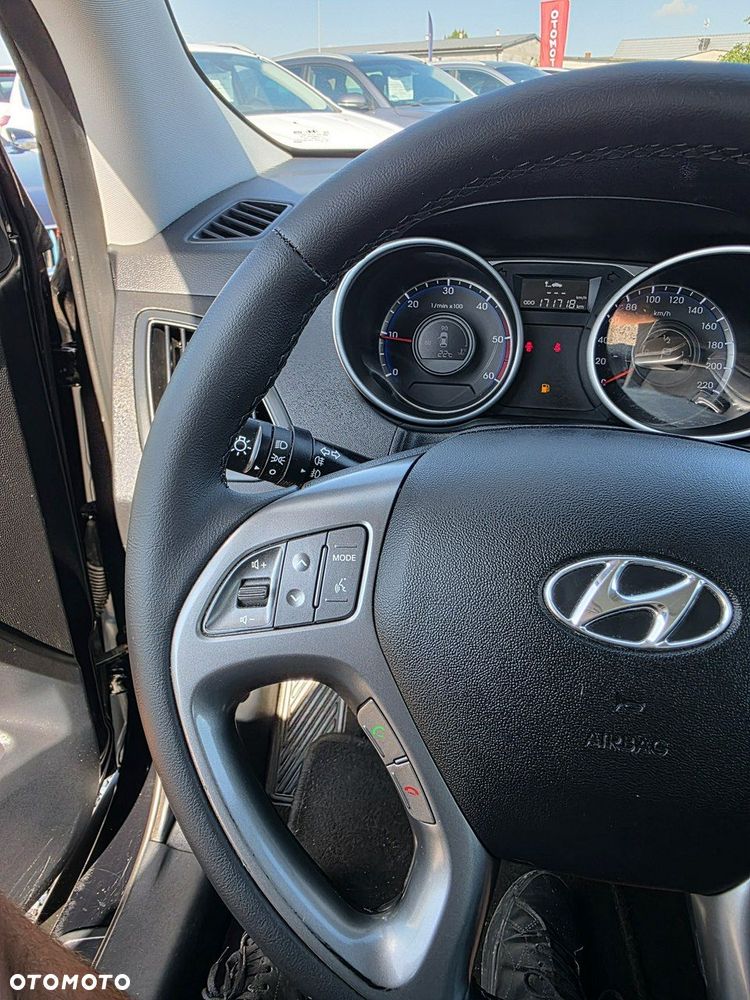 Hyundai ix35 2.0 CRDi 4WD Automatik Finale Gold - 19