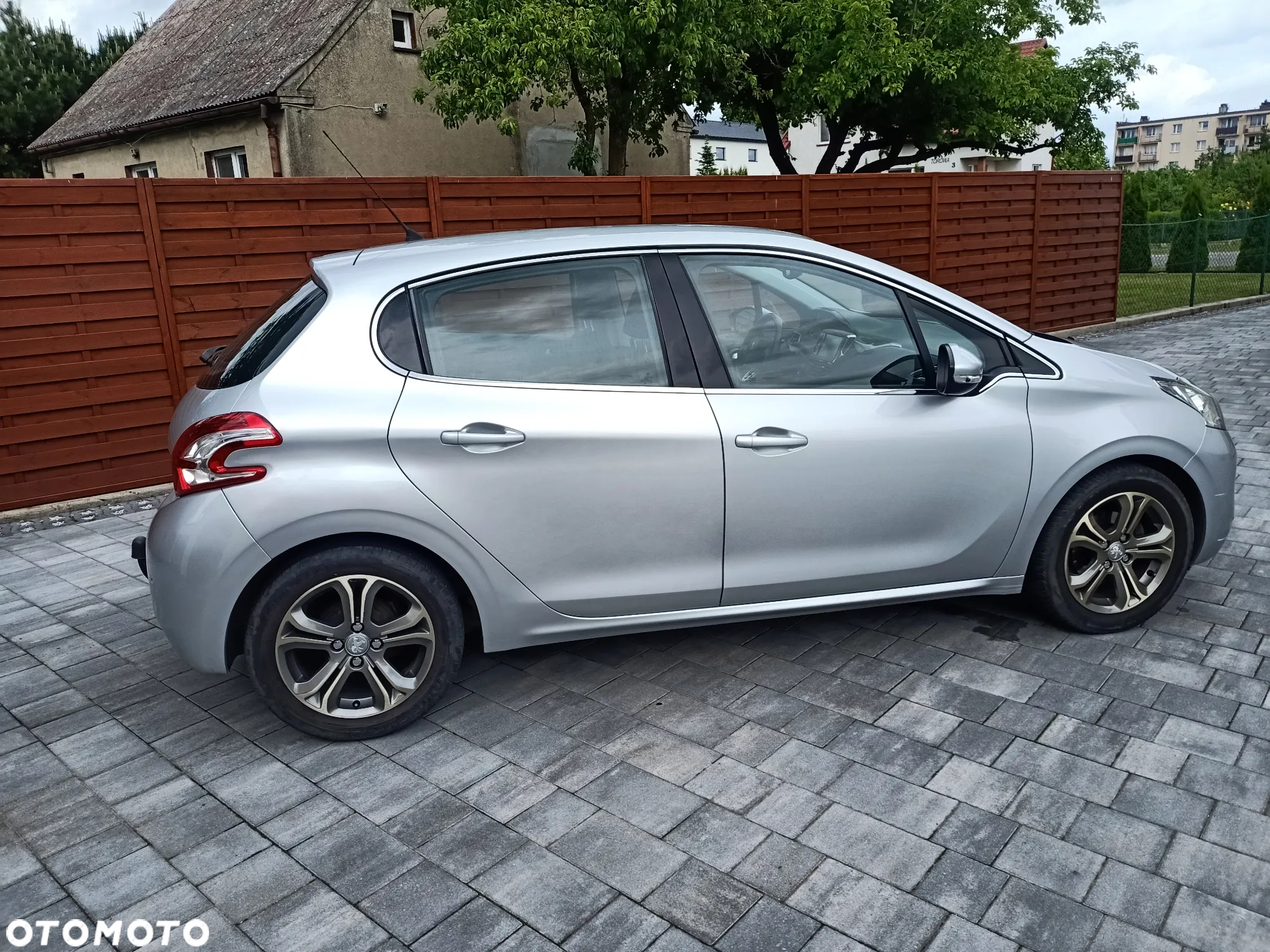 Peugeot 208 1.2 VTi Allure - 10