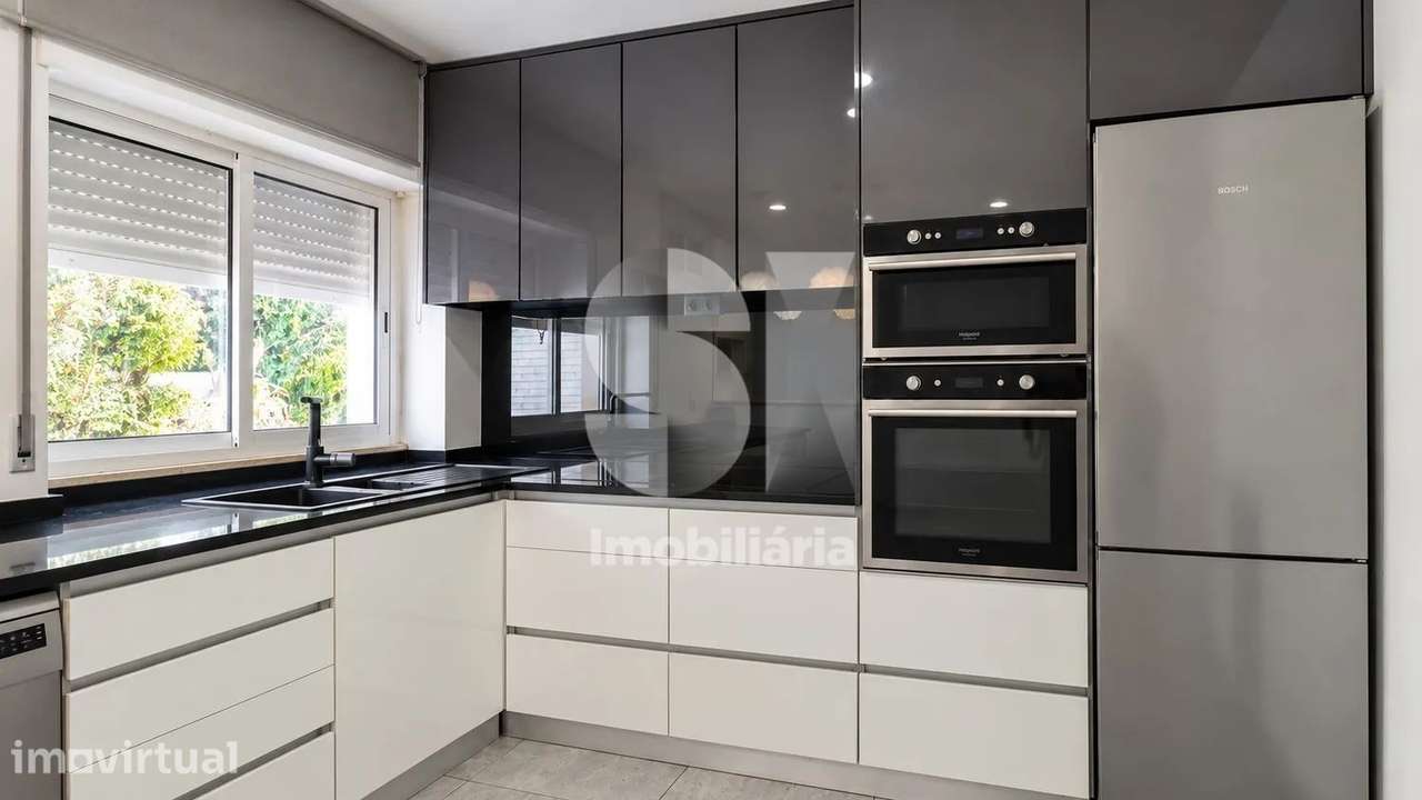 Apartamento T3 com Terraço de 120 m², Churrasqueira e Garagem