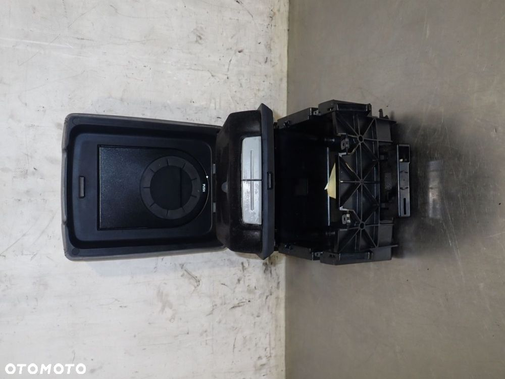 PODŁOKIETNIK VOLKSWAGEN TOUAREG 5.0 - 1