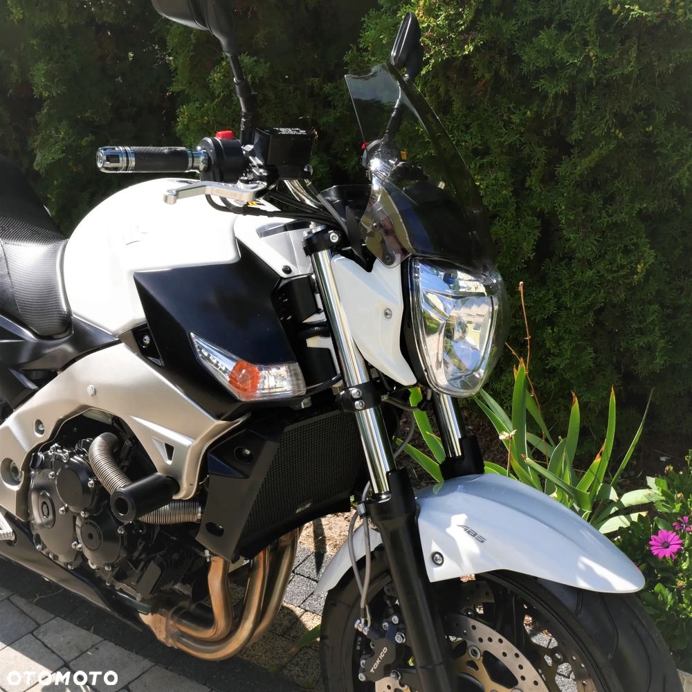 Suzuki GSR - 15