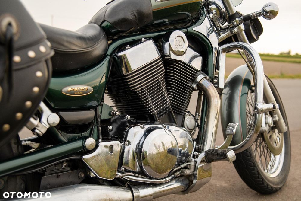 Suzuki Intruder - 13
