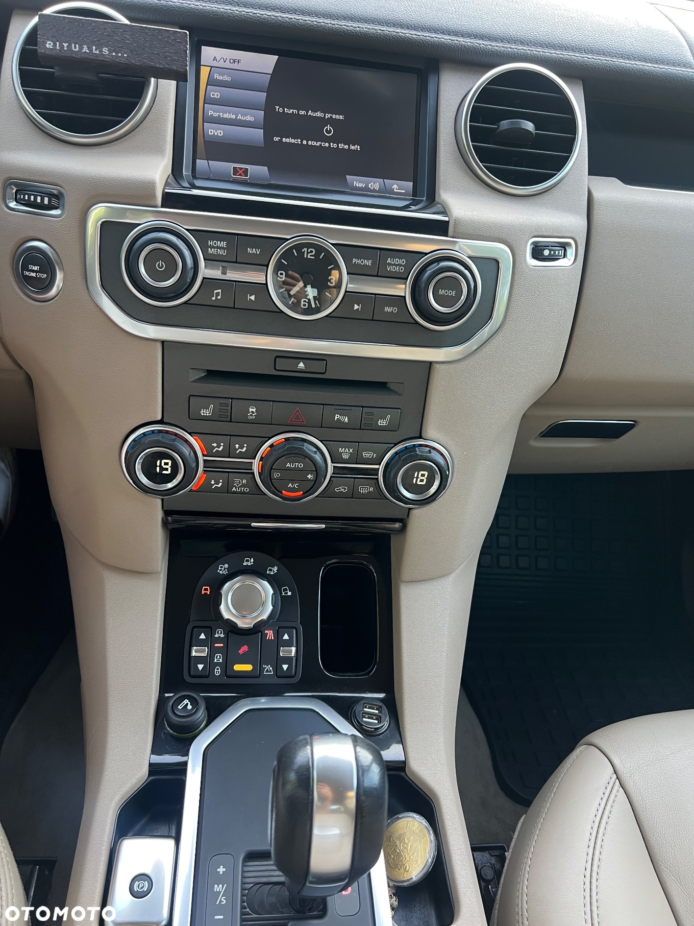 Land Rover Discovery IV 2.7D V6 HSE - 27
