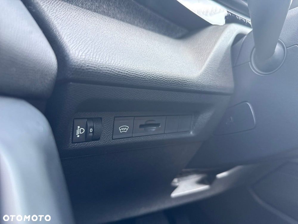 Peugeot 408 1.2 PureTech Allure S&S EAT8 - 26