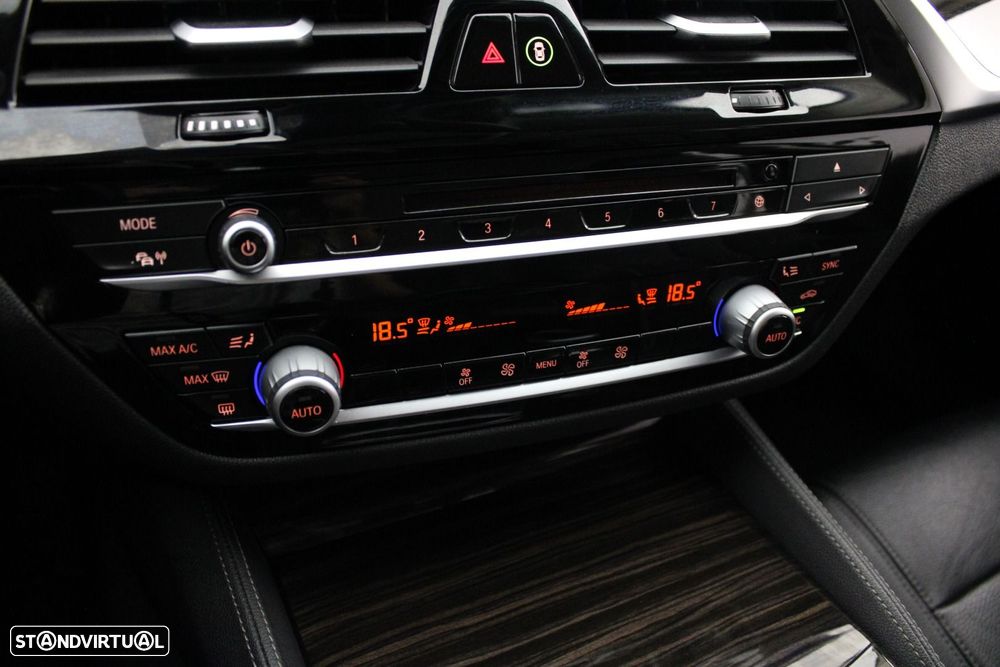 BMW 530 e iPerformance Line Luxury - 26