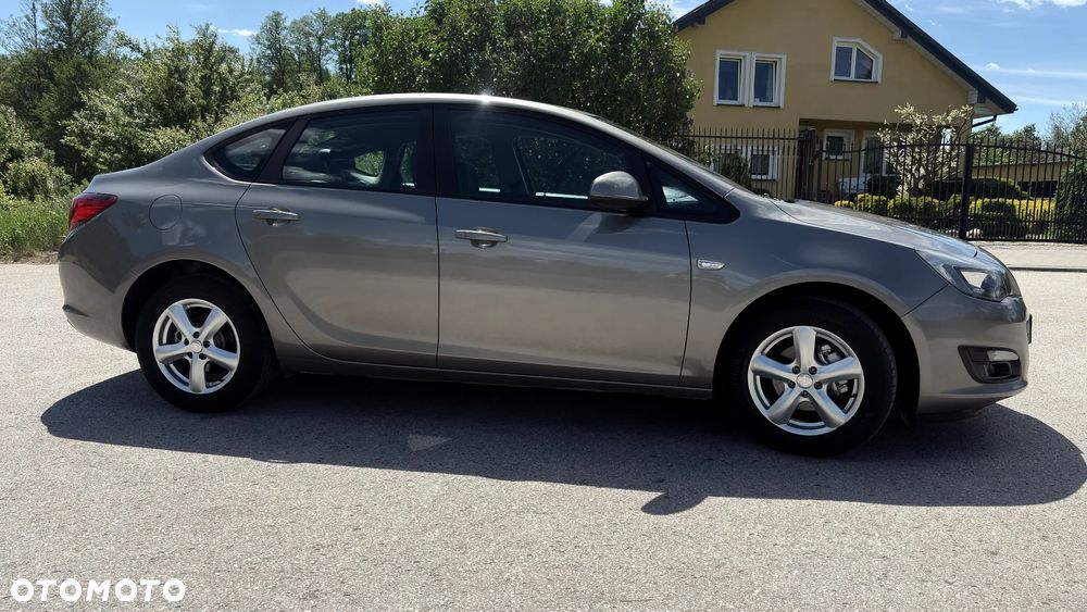 Opel Astra 1.4 T Active EU6 - 7