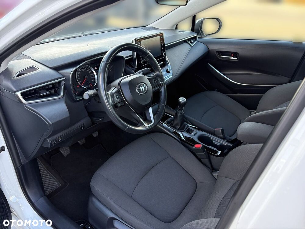 Toyota Corolla - 10