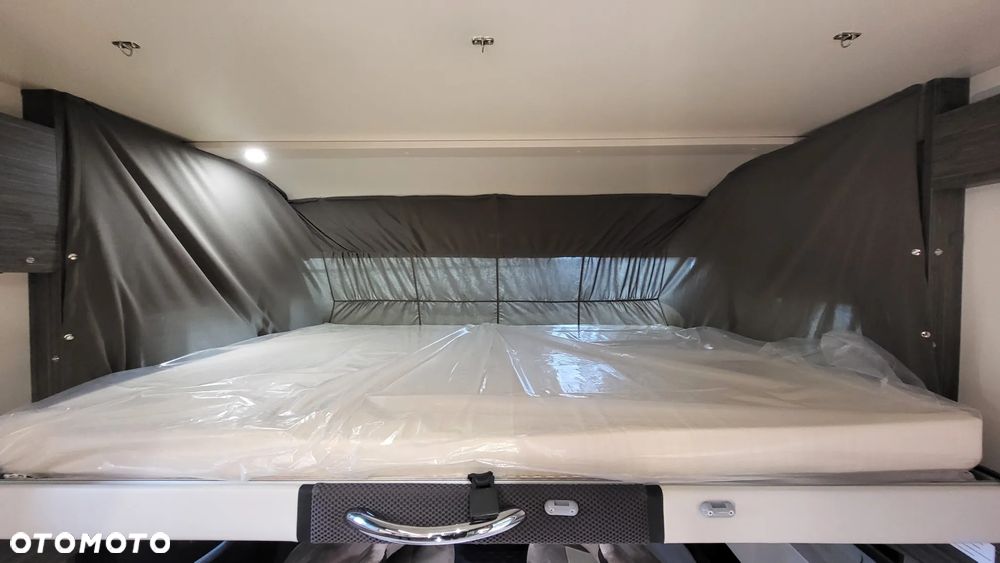 McLOUIS Nevis 879 - 5 osobowy - 16