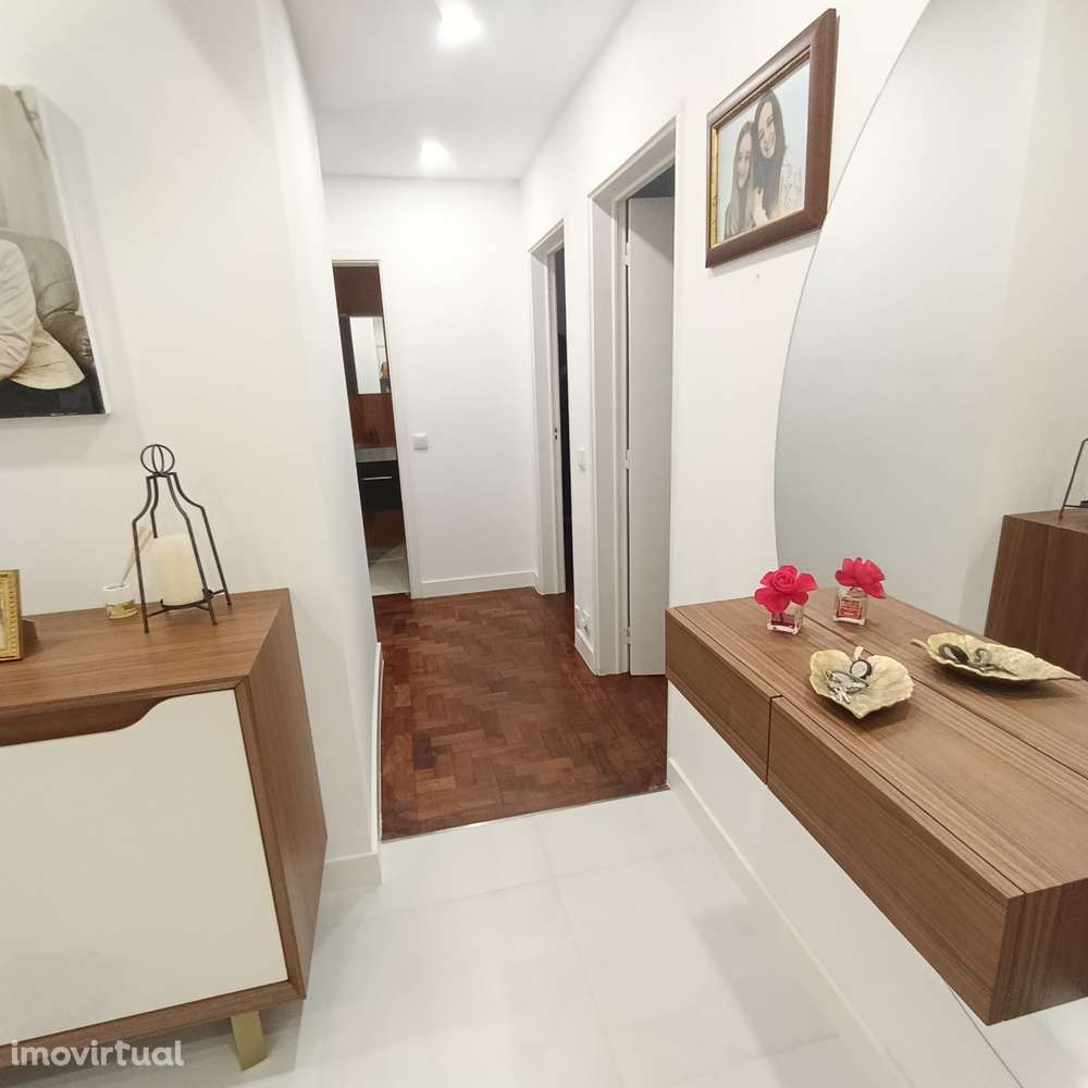 "T3 Renovado com Terraço 30 m² – Centro da Figueira da Foz – Como Novo - Grande imagem: 3/23