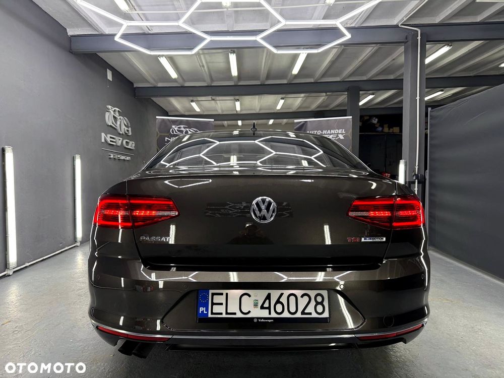 Volkswagen Passat 1.8 TSI (BlueMotion Technology) DSG Highline - 8