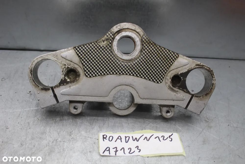 Daelim Roadwin 125 Półka górna mocowanie uchwyt - 1