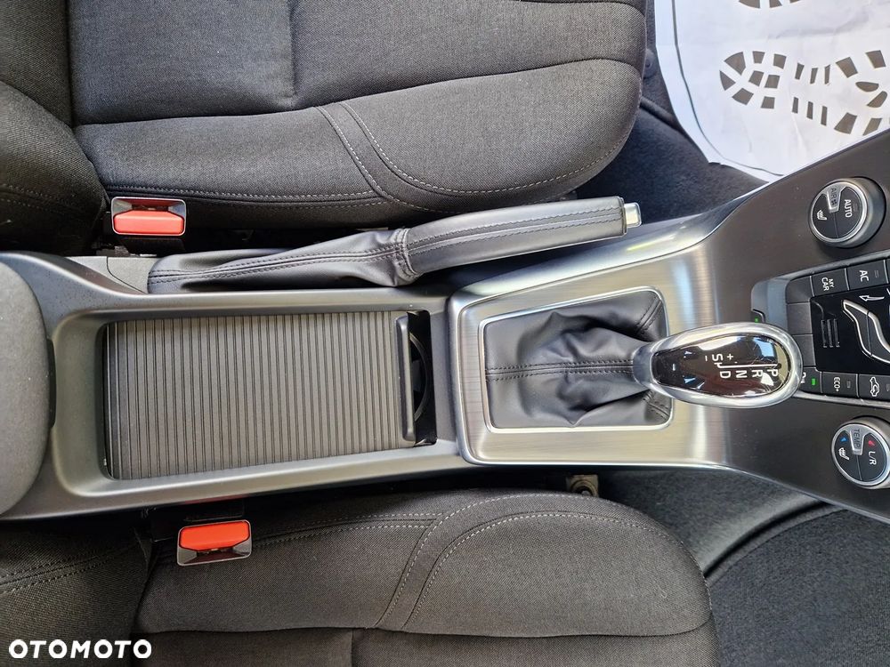 Volvo V40 D2 Geartronic Momentum - 34