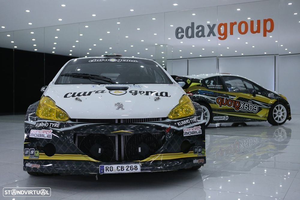 Peugeot 208 - 8