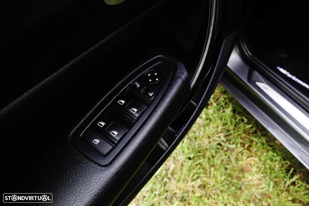 BMW 116 d Pack M - 32