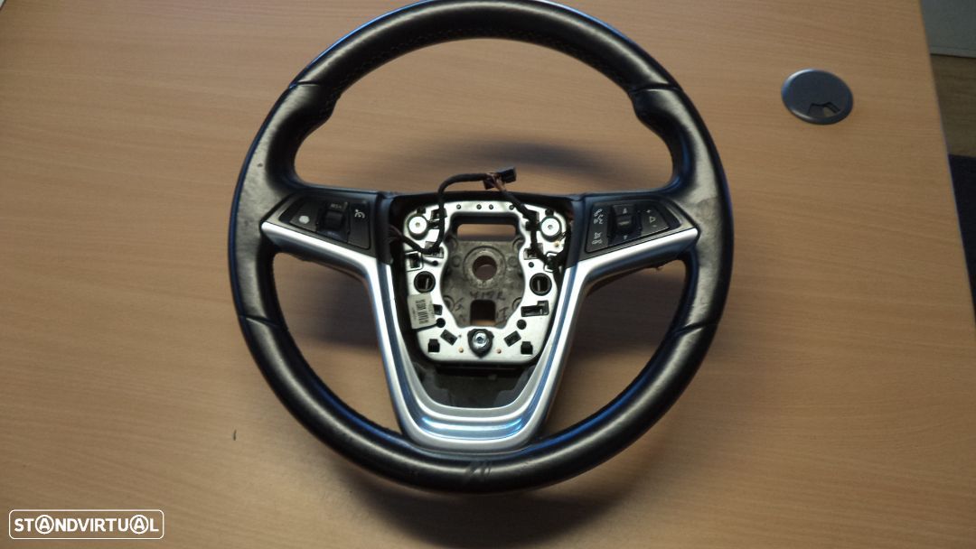 volante Opel Insígnia ano 2012  com comandos (bom estado) - 1