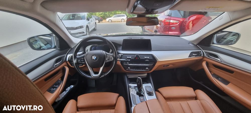 BMW Seria 5 520d Aut. Luxury Line - 7