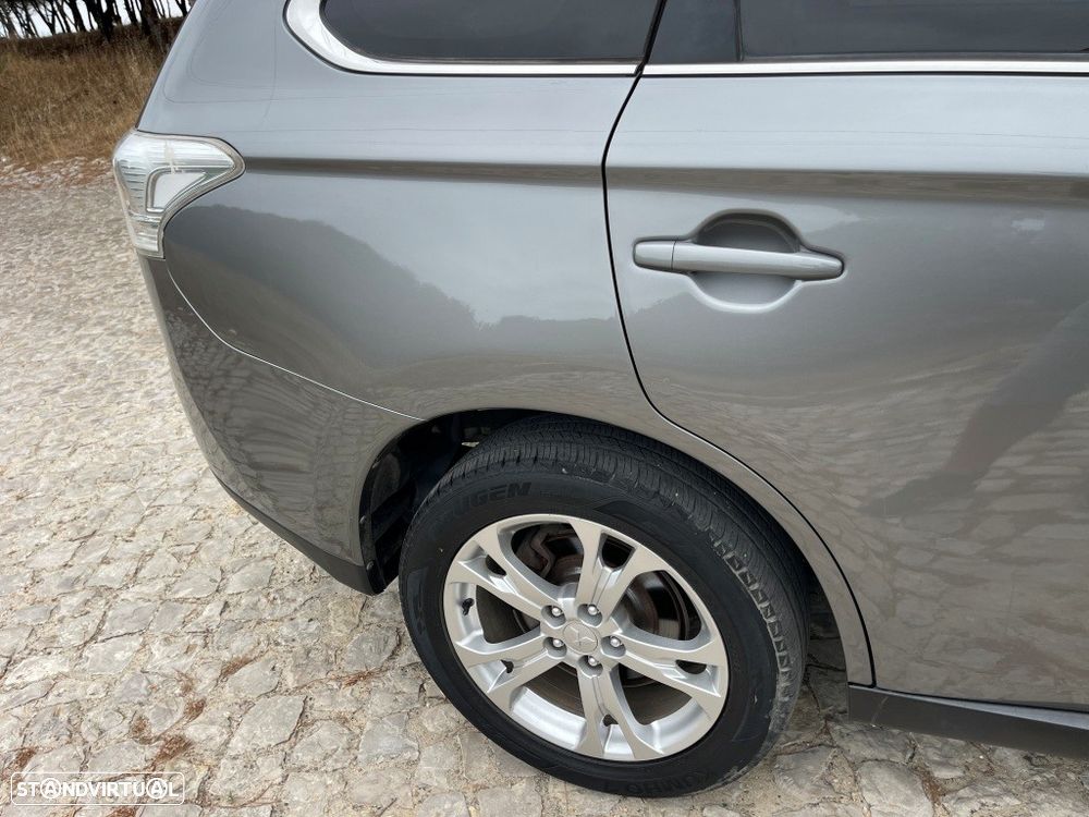 Mitsubishi Outlander 2.2 DI-D Instyle - 21