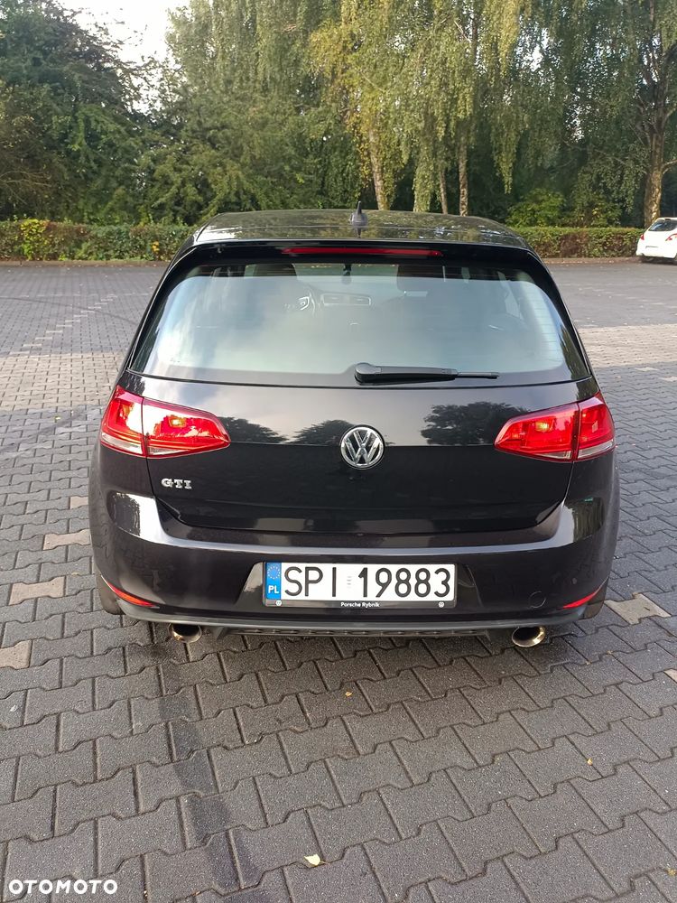 Volkswagen Golf - 4