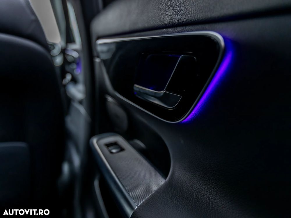 Mercedes-Benz GLC 200 4Matic 9G-TRONIC Edition Avantgarde - 36