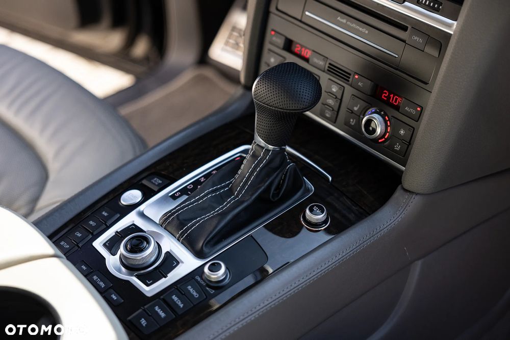 Audi Q7 3.0 TDI DPF clean diesel Quattro Tiptronic - 19