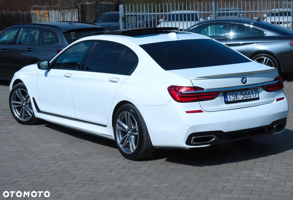 BMW Seria 7 750Li xDrive - 31