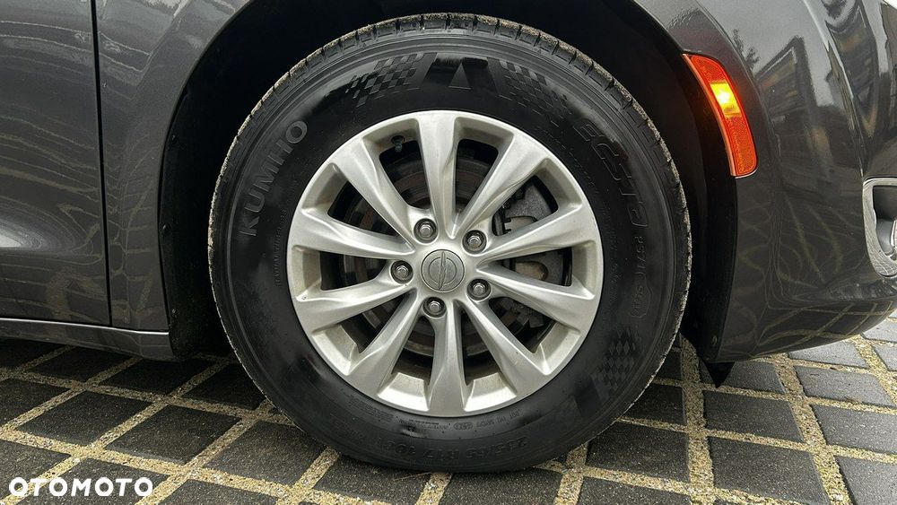 Chrysler Pacifica - 26
