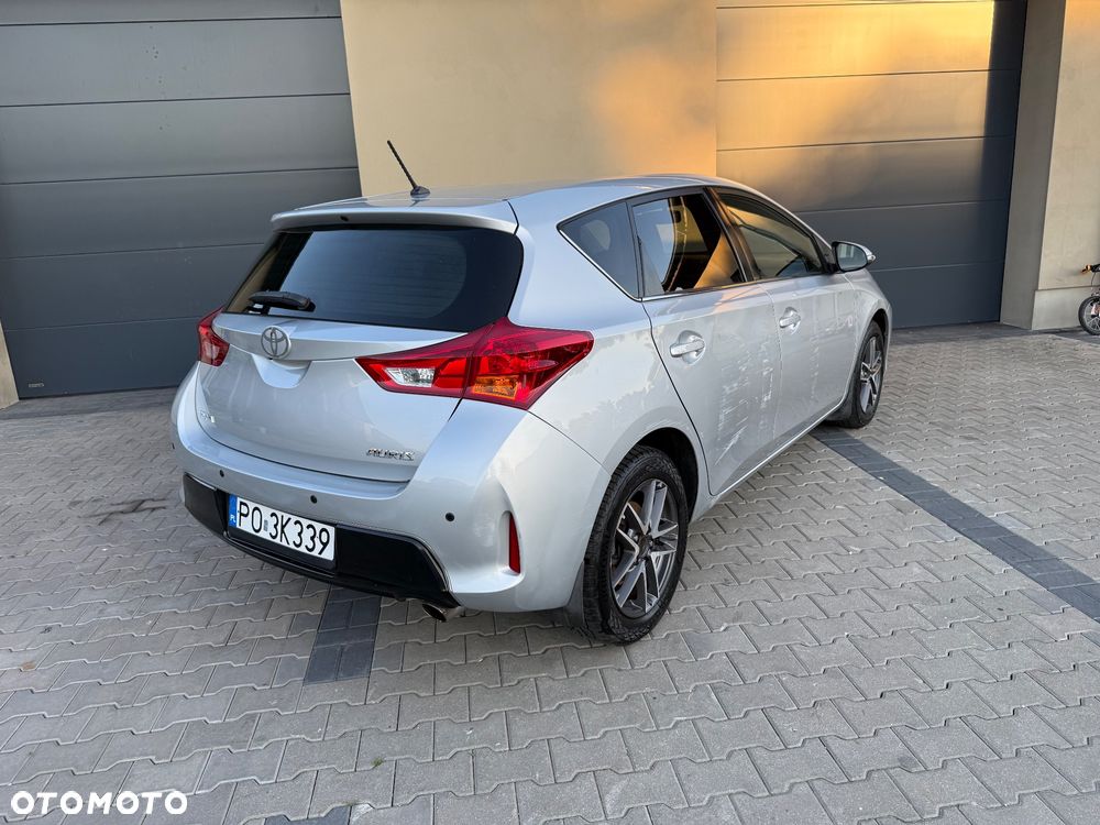Toyota Auris 1.6 Premium Comfort - 20