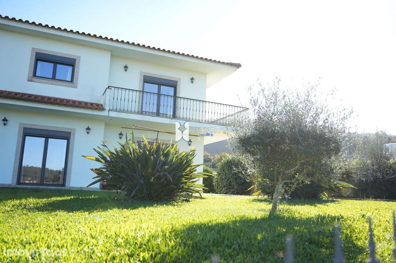 MORADIA T4 COM PISCINA E TERRENO, SEZURES, FAMALICÃO - Grande imagem: 4/33