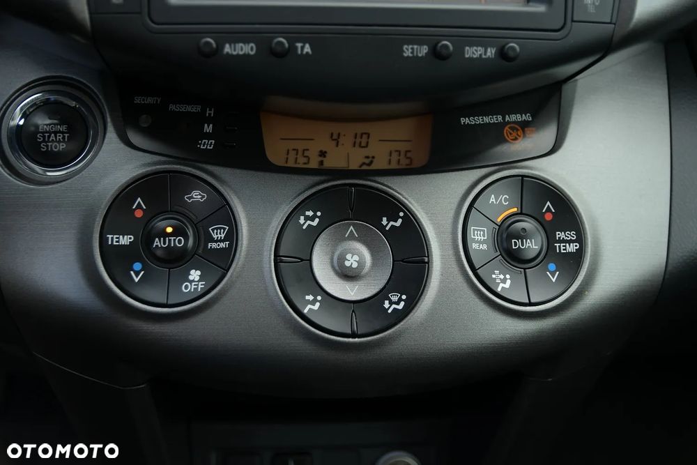 Toyota RAV4 - 29