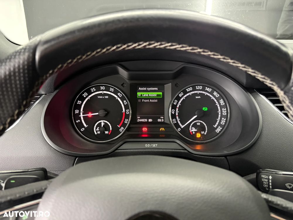 Skoda Octavia 2.0 TDI DSG RS - 20