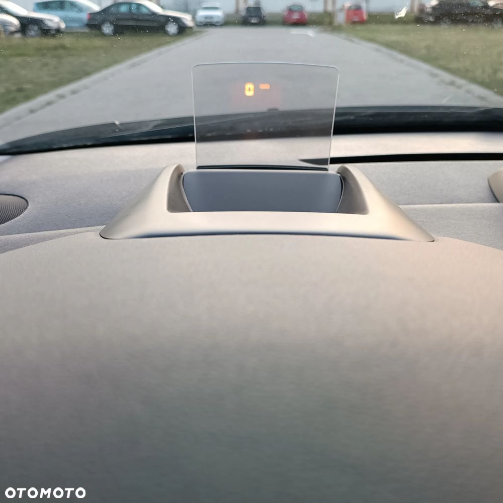 Peugeot 5008 2.0 HDi Premium + - 25