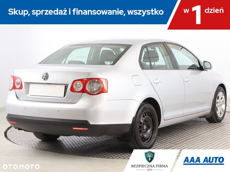 Volkswagen Jetta - 6