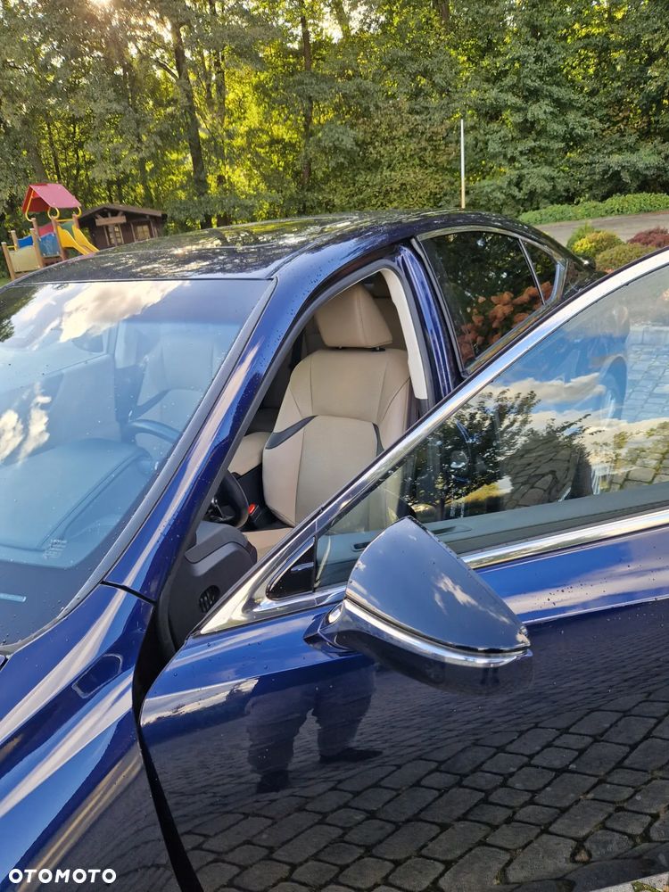 Lexus ES 300h Business Edition + - 2