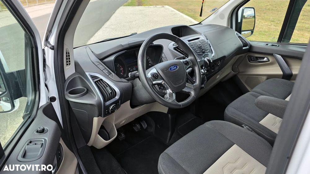 Ford Tourneo Custom - 7