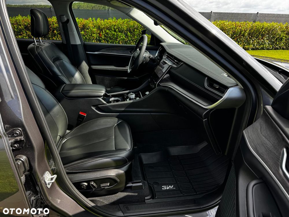 Jeep Grand Cherokee - 22