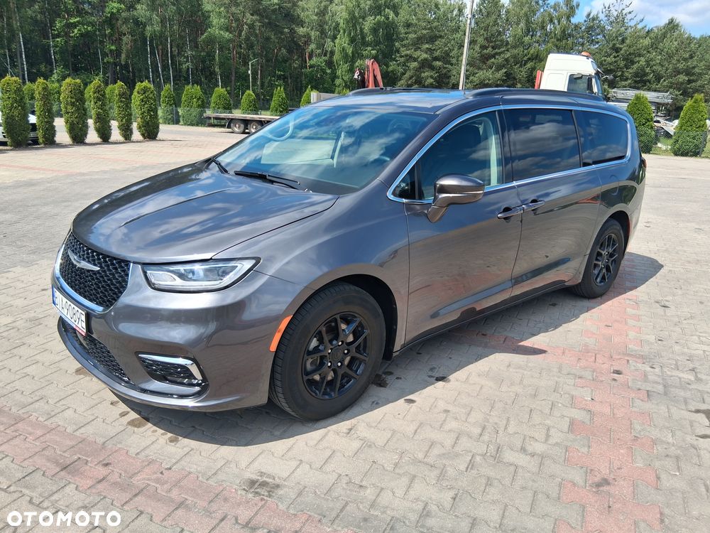 Chrysler Pacifica - 2