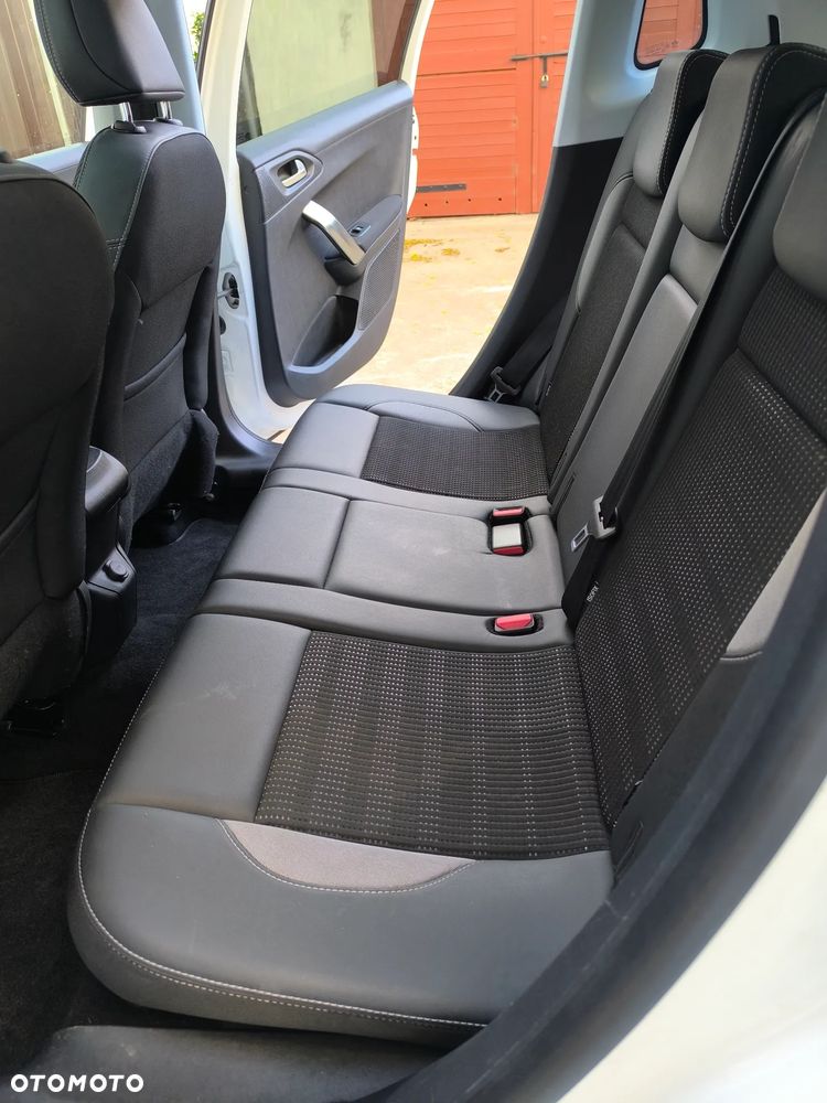 Peugeot 2008 1.2 Pure Tech Allure S&S EAT6 - 23