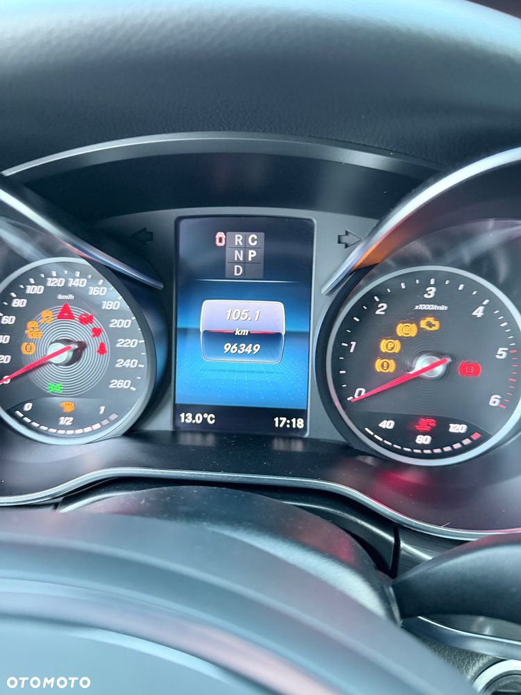Mercedes-Benz Klasa V 300 d 4-Matic Exclusive 9G-Tronic (d³ugi) - 11
