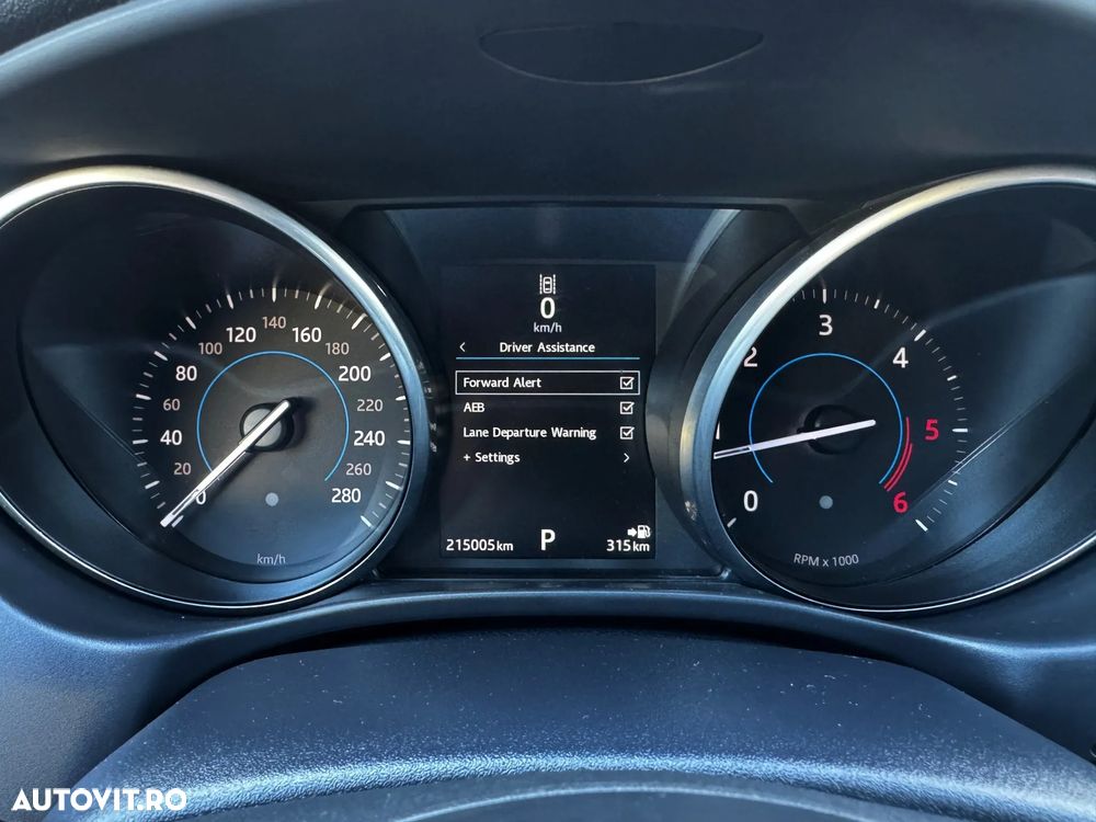 Jaguar XE 2.0 Prestige - 11